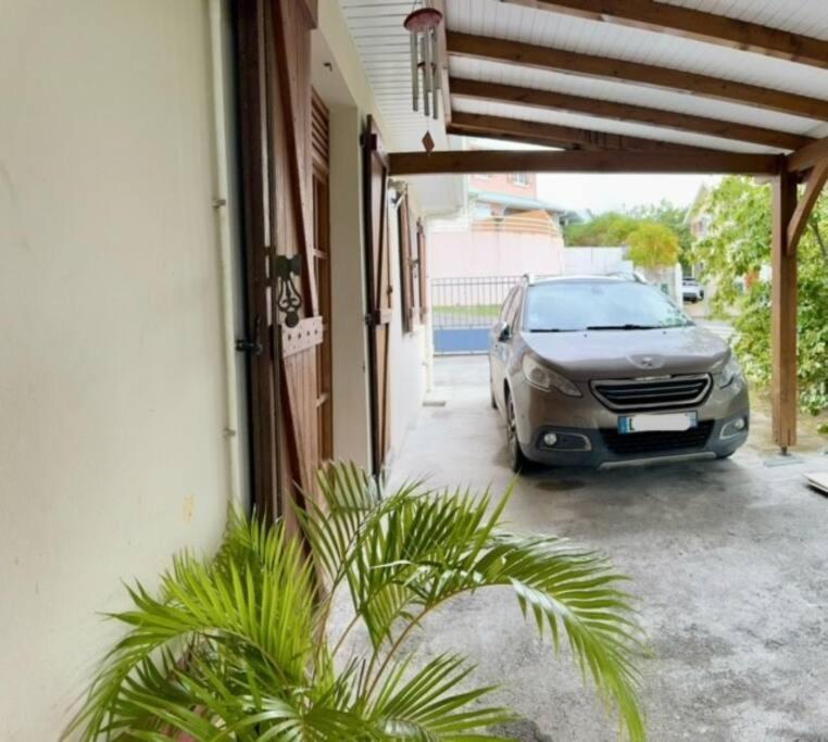 Ti Sucrier Jaune - Douceur Caraibe Vue Mer Le Carbet Exteriör bild